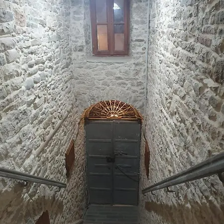 Santa Room-old Bazaar Center-gjirokaster Casa de hóspedes *