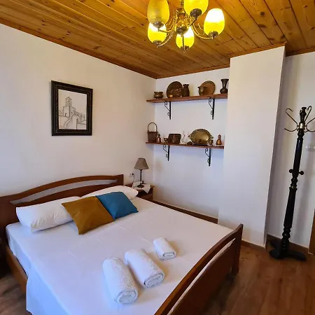 Santa Room-old Bazaar Center-gjirokaster Гирокастра