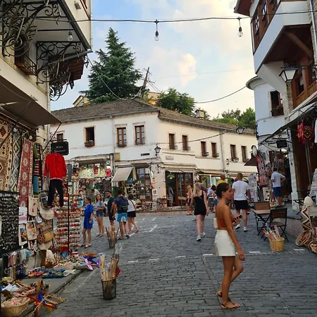 Santa Room-old Bazaar Center-gjirokaster 3*