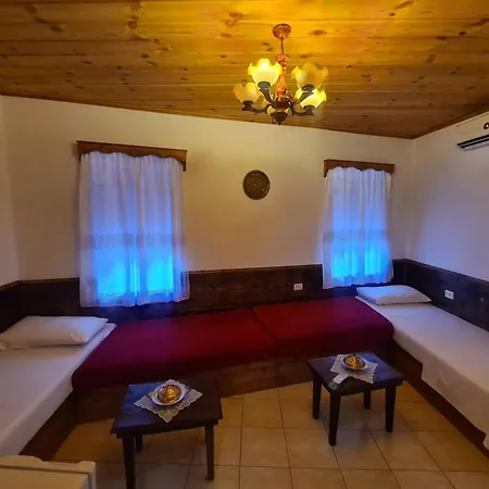 Santa Room-old Bazaar Center-gjirokaster Casa de hóspedes