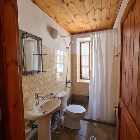 Santa Room-old Bazaar Center-gjirokaster 3*