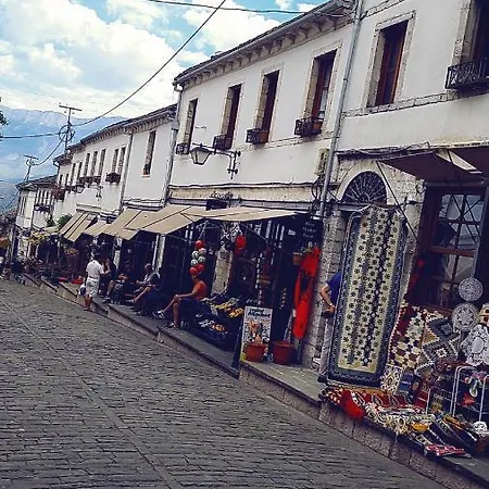 Santa Room-old Bazaar Center-gjirokaster 3*