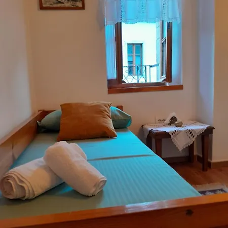 Santa Room-old Bazaar Center-gjirokaster Penzion 3*