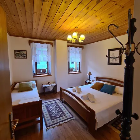Penzion Santa Room-old Bazaar Center-gjirokaster