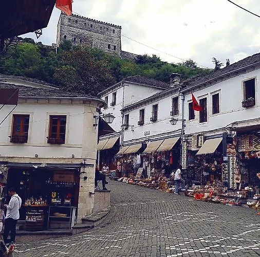 Santa Room-old Bazaar Center-gjirokaster Gasthof 3*