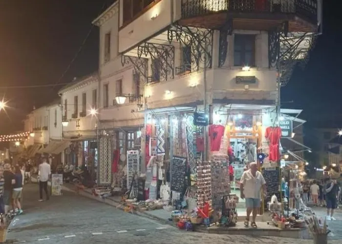 Santa Room-old Bazaar Center-gjirokaster Gasthof 3*